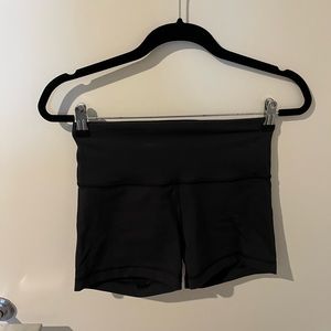 Wunder Train HR Short 4in